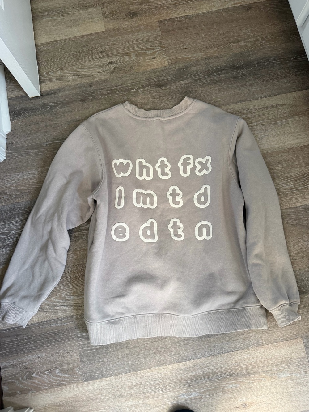White Fox Limited Edition Crewneck Sweatshirt M/L Gray